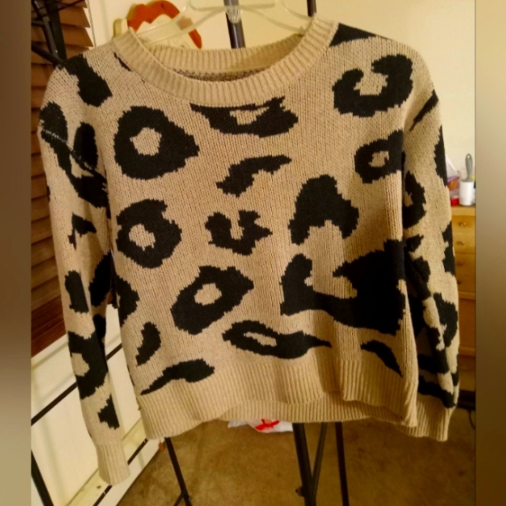 NWOT SHEIN Tan and Black Animal print sweater size Medium